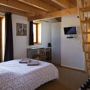 https://le-saint-jo-la-feclaz.hotels-rhonealpes.com